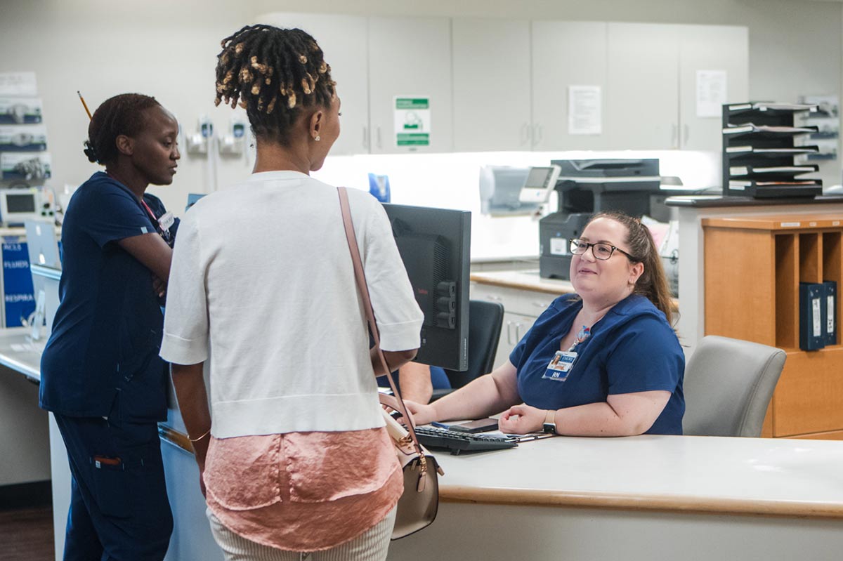 potential hire touring an emory hospital