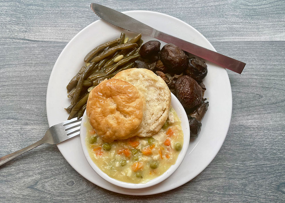 Chicken and biscuits with roasted mushrooms & green beans