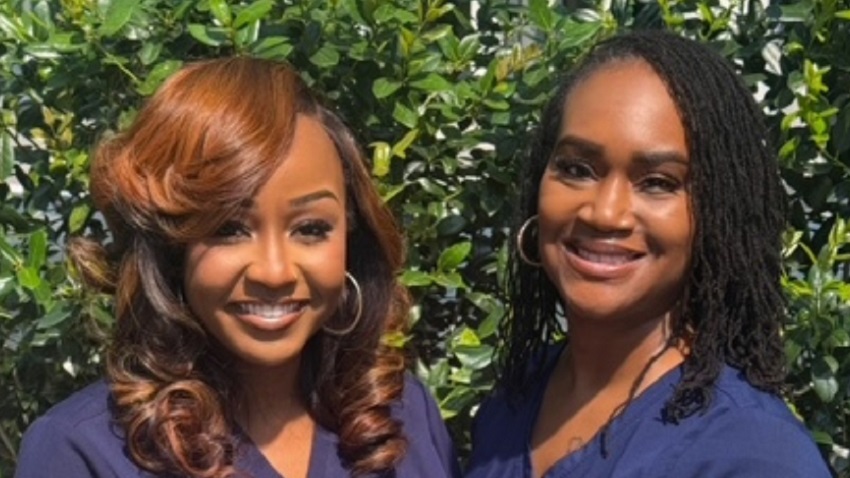 2025 ajc nursing excellence winner kenosha tillman with coworker