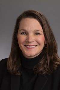 laura fultz headshot