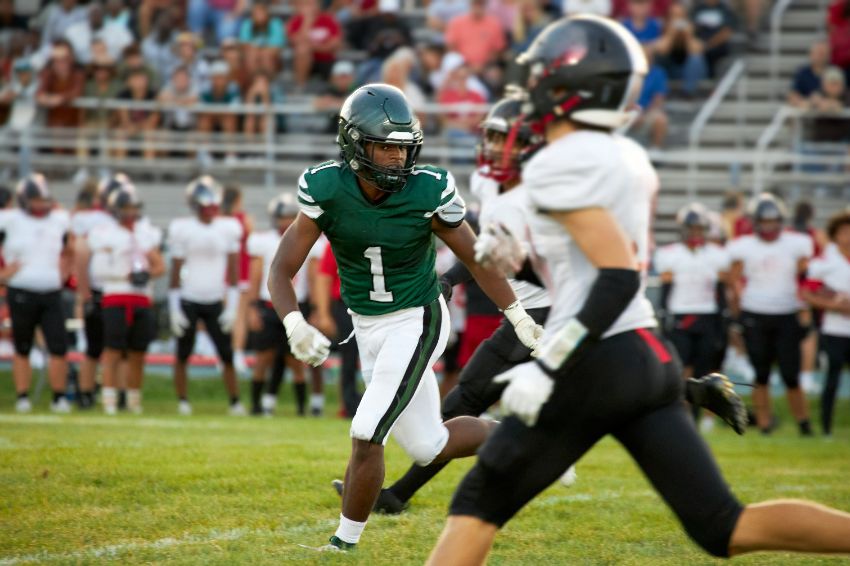 youth football players on field